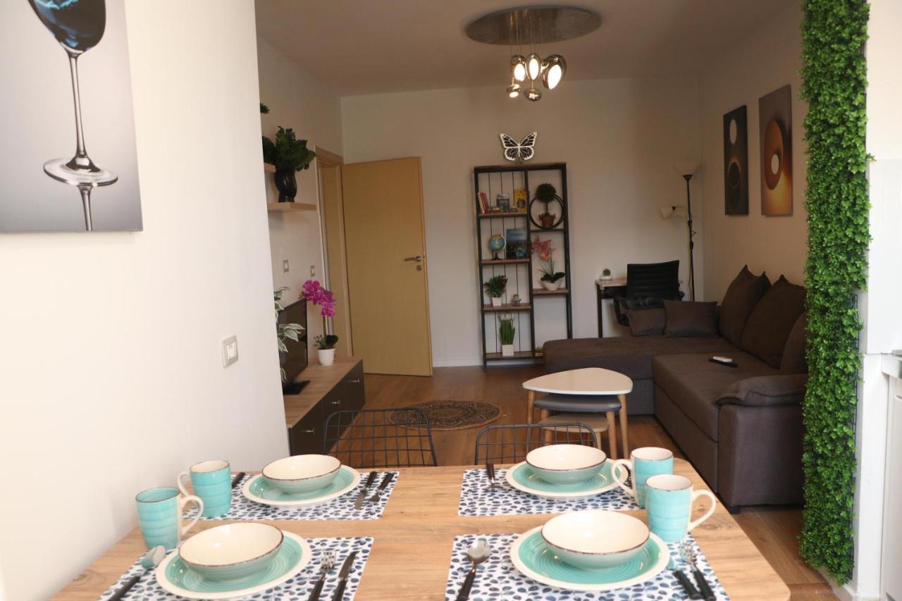 Pine Apartment Tiranë Ngoại thất bức ảnh